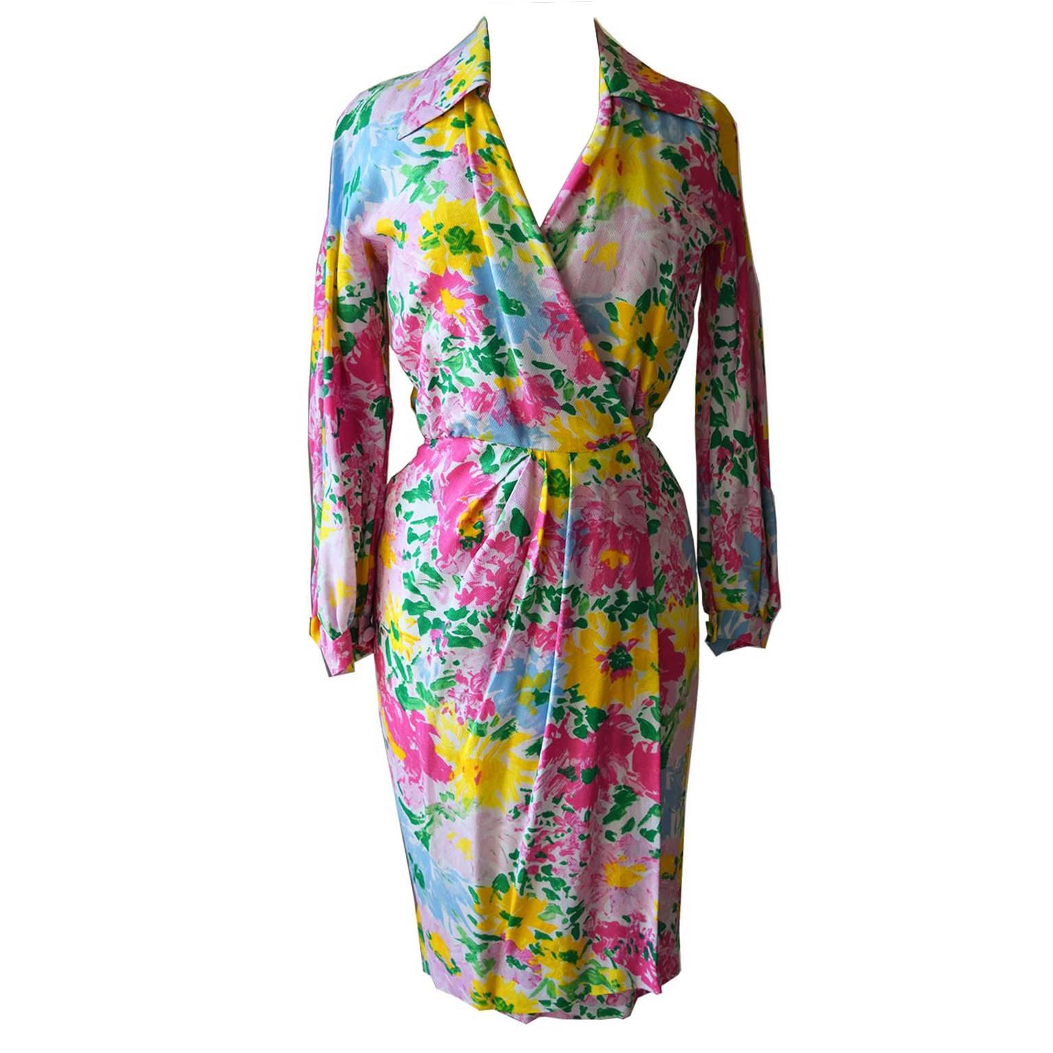 Christian Dior pret-a-porter size S US 4 floral print vintage wrap dress For Sale