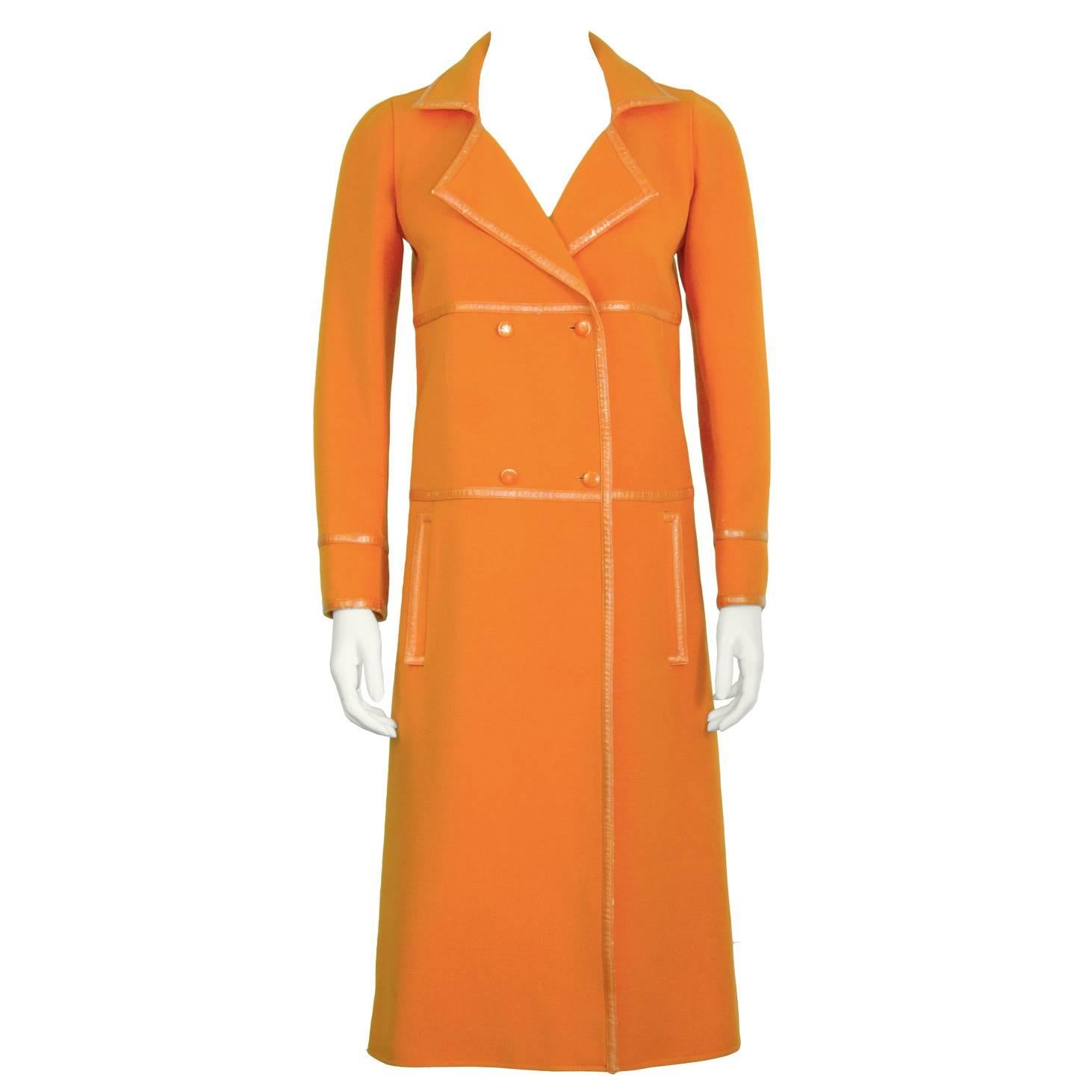 1960er Jahre Courreges Orange Mod Coat mit Vinylbesatz