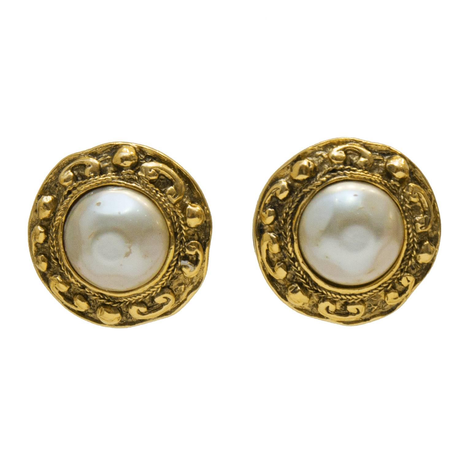 1980's Chanel Pearl Centre Earring with Nugget Motif