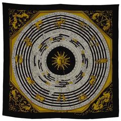 Hermes Black and Gold 'Dies Et Hore' Zodiac Print 90cm Silk Scarf For Sale  at 1stDibs | hermes zodiac scarf, hermes astrology scarf, hermes astrologie  scarf
