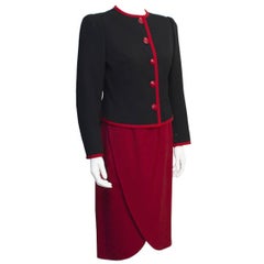 Costume Yves Saint Laurent YSL Label Couture rouge et noir des années 1980 
