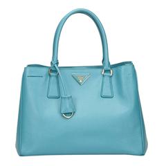 Vintage Prada Shoulder Bags - 33 For Sale at 1stdibs  