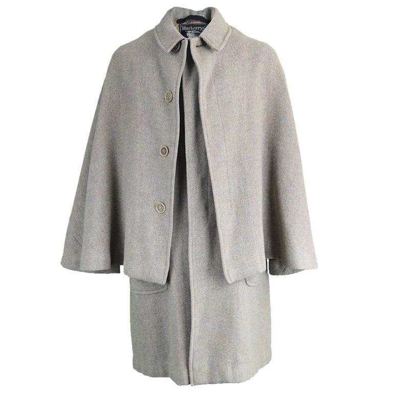 Vintage 1960's Burberry Harris Tweed Men's Cape Coat For Sale at 1stDibs | cape  coat mens, men cape coat, mens capes for sale