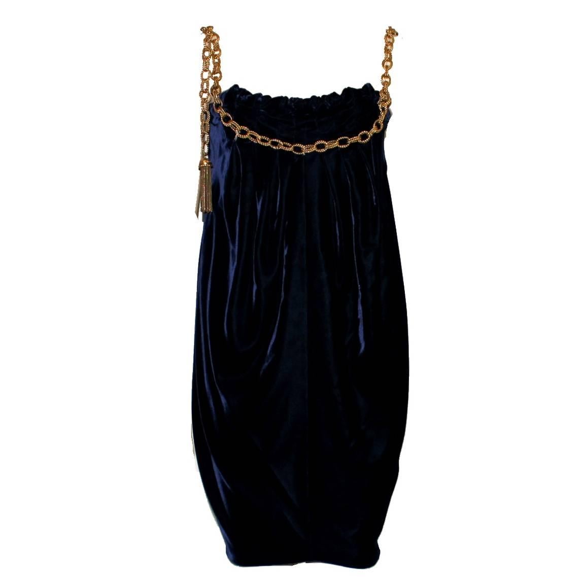 Atemberaubendes Dolce & Gabbana Mitternachtsblaues Empire-Kleid aus Samt mit Kette