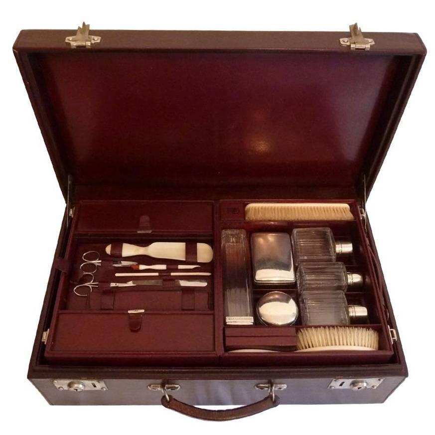 Rare 1940&#39;s Louis Vuitton Burgundy Leather Double Vanity Travelling Case at 1stdibs