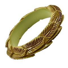 Carved Leaf Pattern Bakelite Bangle 4