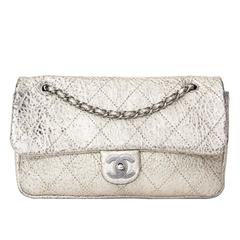 Rara borsa Chanel Classic Flap in argento invecchiato