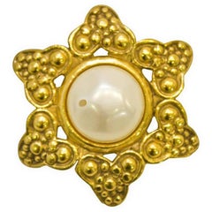 Vintage 1980's Chanel Gold & Pearl Pin 