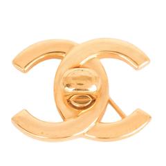 Chanel Vintage Gold CC Logo Turnlock Brooch 