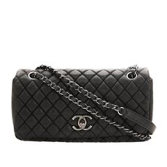 2012 Chanel Schwarze gesteppte Samt-Kalbsleder-kleine Bubble-Flap-Tasche