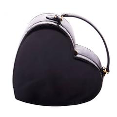 Moschino Redwall Love Heart Tasche aus Lackleder