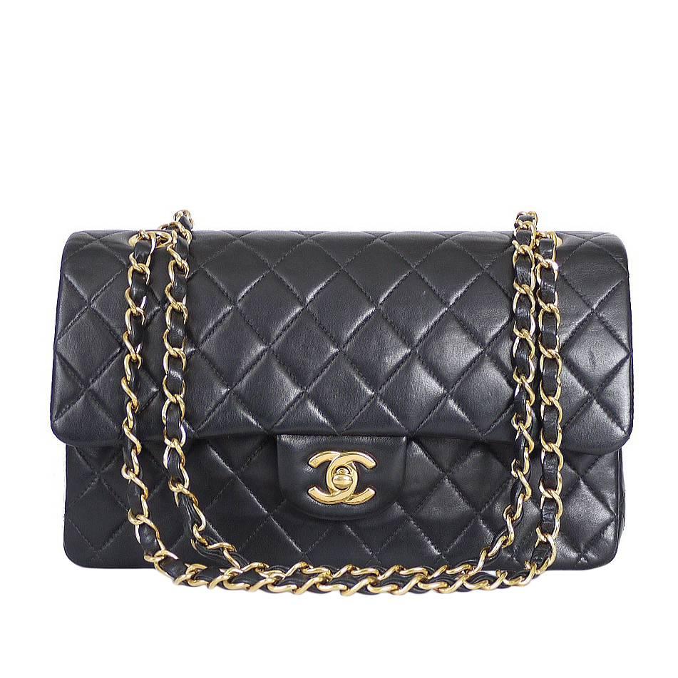 Chanel Black Quilted Lambskin Vintage Classic Single Full Flap Bag For Sale  at 1stDibs