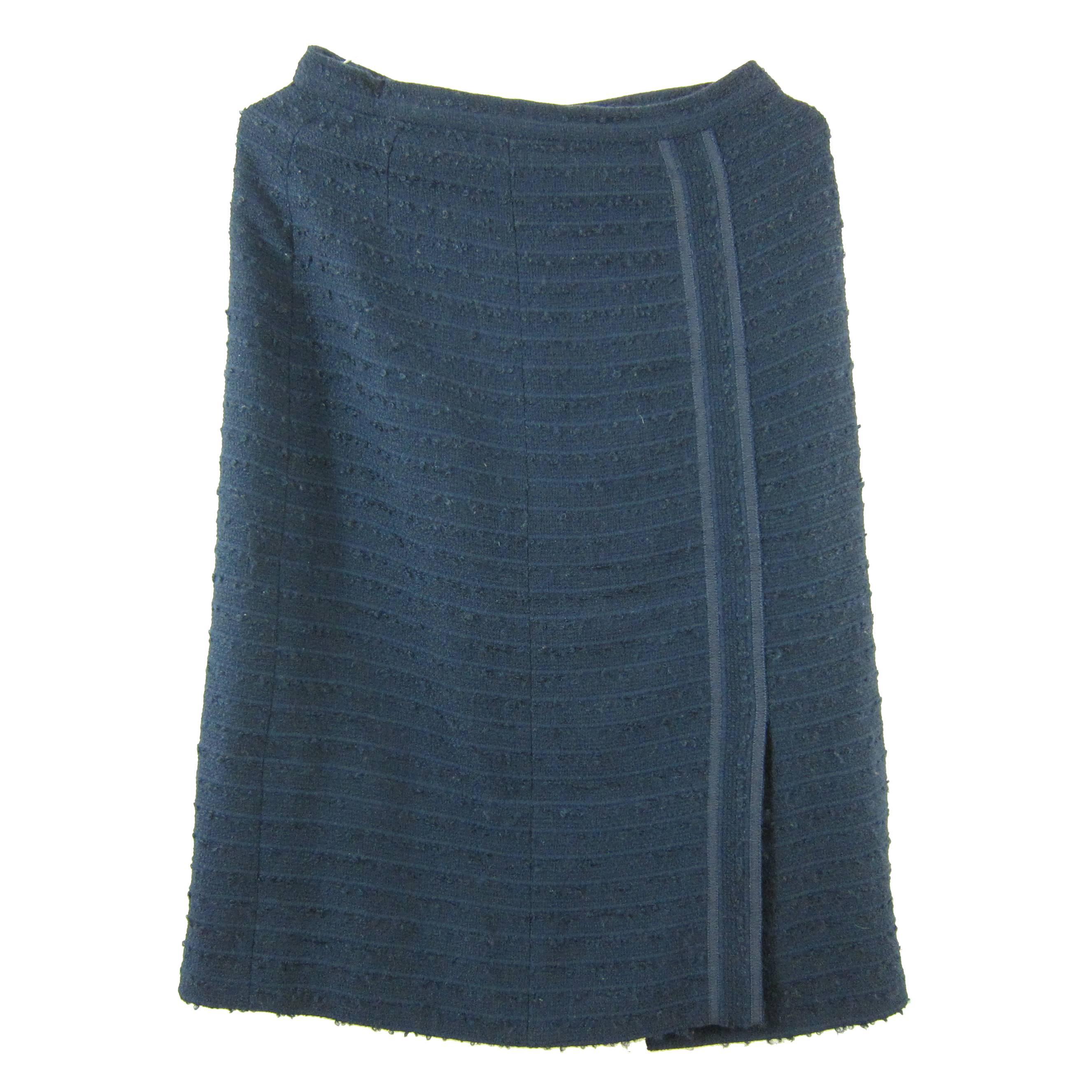 Chanel Vintage Blue Marine Wool Skirt. Size 38