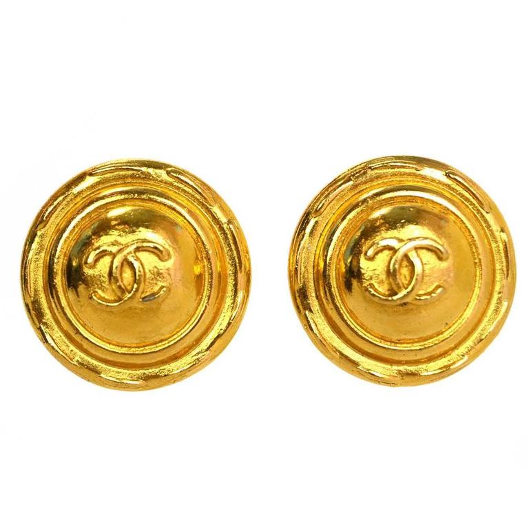 Chanel Vintage Goldtone CC ClipOn Earrings For Sale at 1stDibs