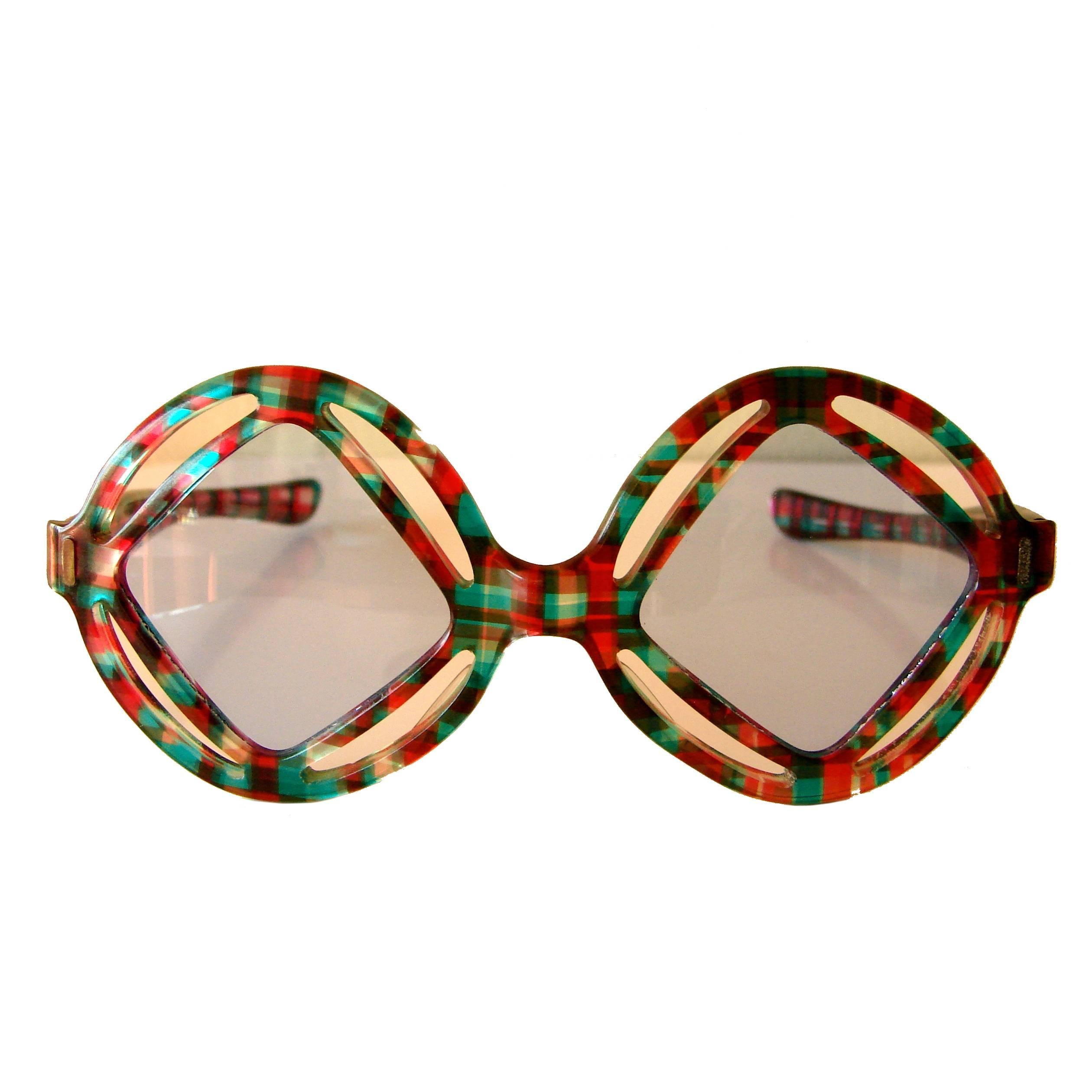 Unique Paulette Guinet Sunglasses Op Art Modernist Frame 1970s