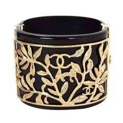 Chanel 2009 Black & Gold CC Leaf Clamper Cuff Bracelet 8