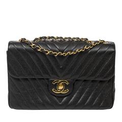 Retro Chanel - Jumbo Maxi Chevron Quilted Caviar Leather