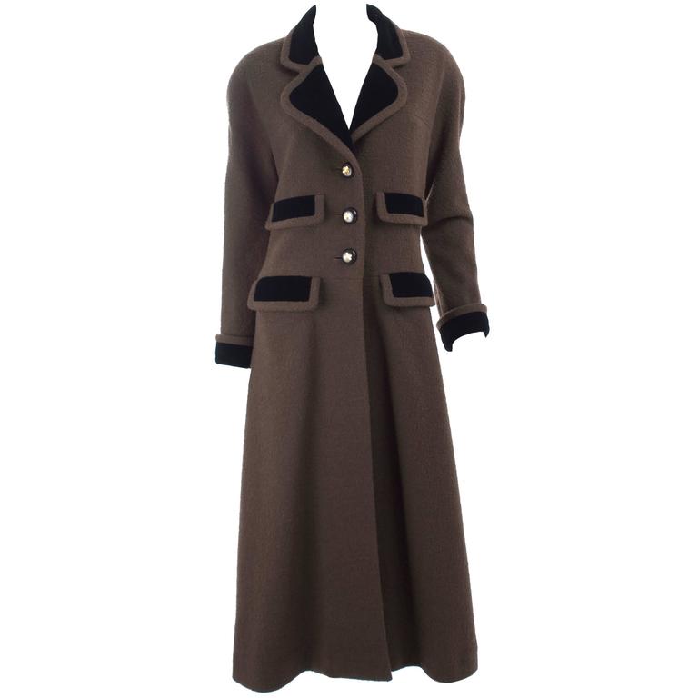 Vintage Chanel Coat with Four-Leaf Clover Buttons For Sale at 1stDibs