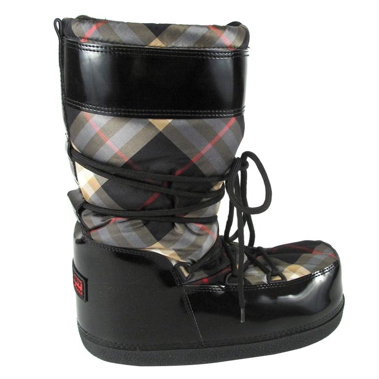 Burberry Snow Boots - New - US 7 - 37 - Black Plaid Leather Moon Lace Up  Shoes at 1stDibs | burberry moon boots