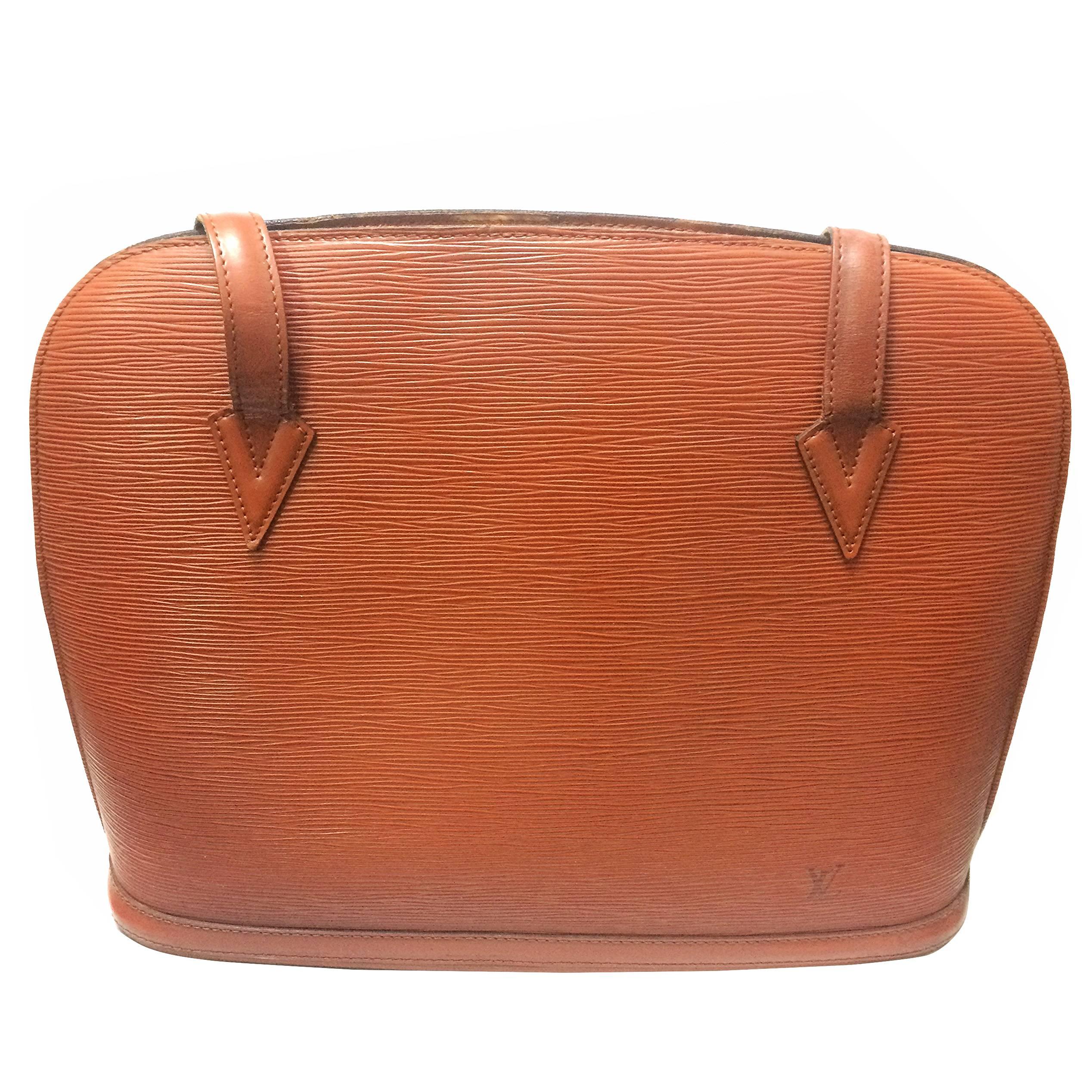 Vintage Louis Vuitton brown epi shoulder tote bag. Perfect vintage LV bag For Sale