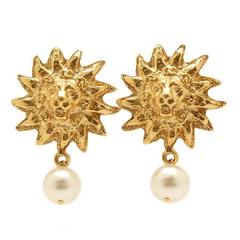 Chanel Vintage Gold Textured CC Mane Pearl Drop Dangle Evening Earrings 