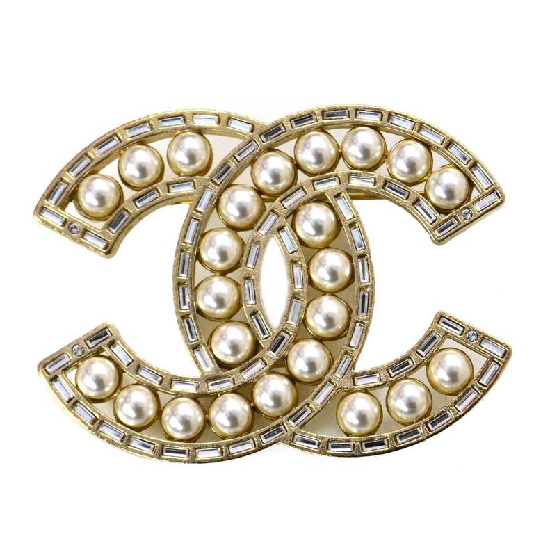 Chanel 2016 Pearl and Crystal CC Brooch Pin For Sale at 1stDibs ...