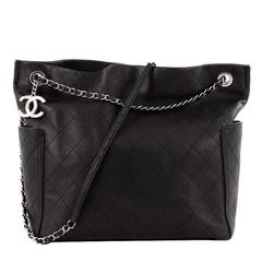 Chanel CC Pocket Tote Quilted Caviar Medium