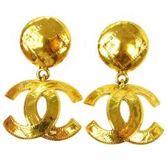 Chanel Vintage Gold Textured Hammer Round Ball Charm Dangle Drop Earrings