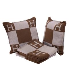 Used Hermes Avalon Set Blanket & Cushions Ecru/Camel Color 85% Woll 15% Cachemire