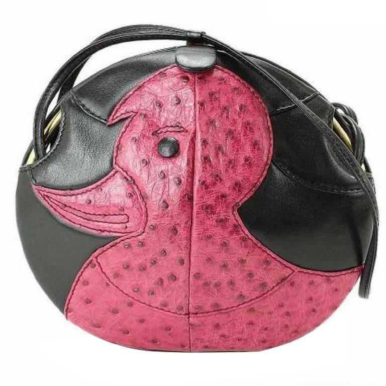 1980s. Vintage BALLY cute duck design black and pink ostrich leather mix bag. For Sale