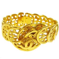 Chanel Vintage Gold Textured Filigree Charm Cuff Evening Bracelet 7