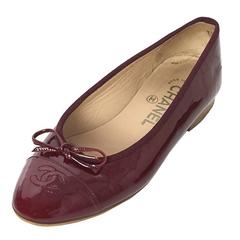 Chanel Burgundy Patent Ballet CC Flats sz 36.5 w/DB For Sale at