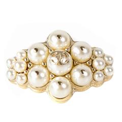 Chanel 2015 Pearl Pin Brooch - New - Cluster Gold CC Logo Charm Wide 15B