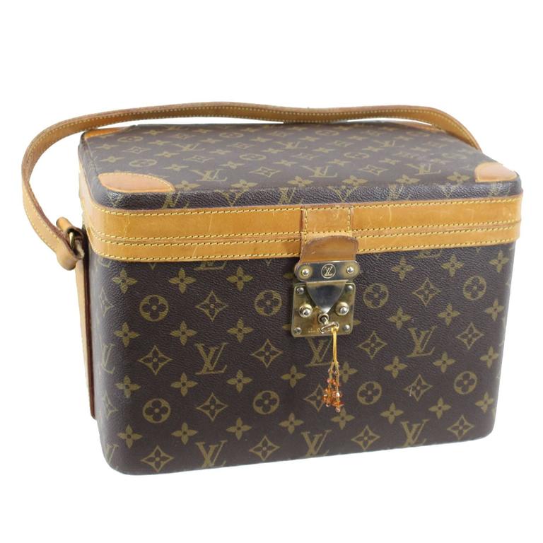 Vintage Louis Vuitton Vanity Case Monoi. Fair condition at 1stDibs