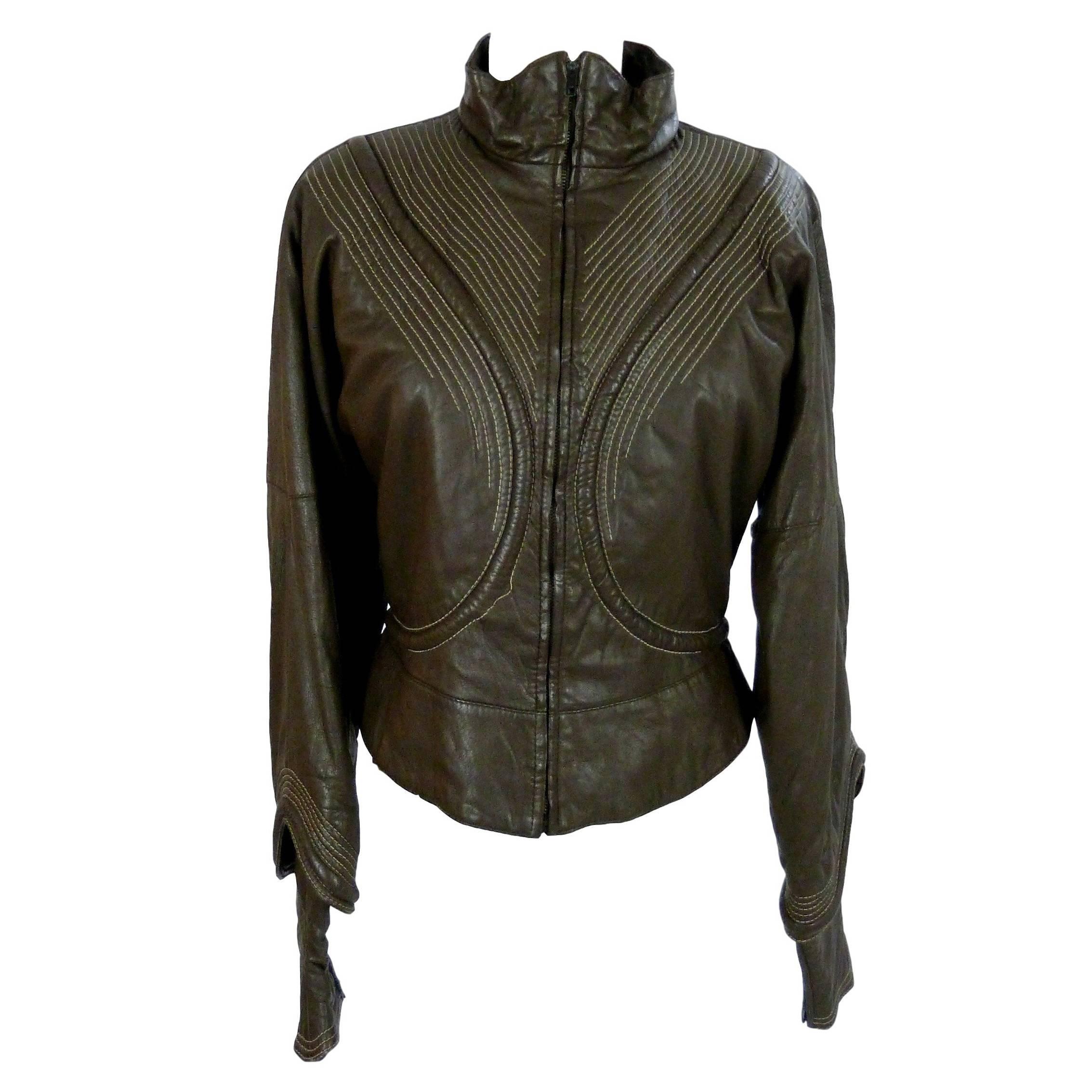 Gianfranco Ferrè vintage 1980s women's brown leather motorcycle jacket size 46 For Sale