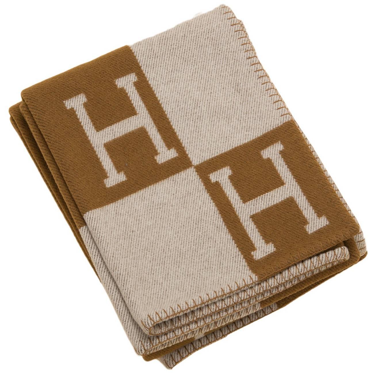 Hermes Classic Avalon Signature H Ecru and Camel Blanket