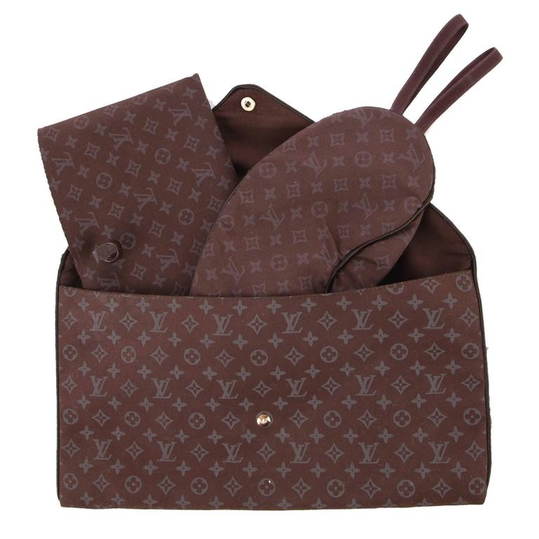 Louis Vuitton Monogram Men Women Eye Mask Neck Pillow Travel Carrying Pouch  at 1stDibs