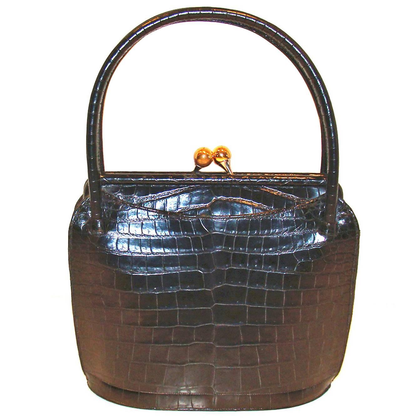 Nettie Rosenstein Sculptural Black Alligator Handbag Gutsy Clasp  For Sale