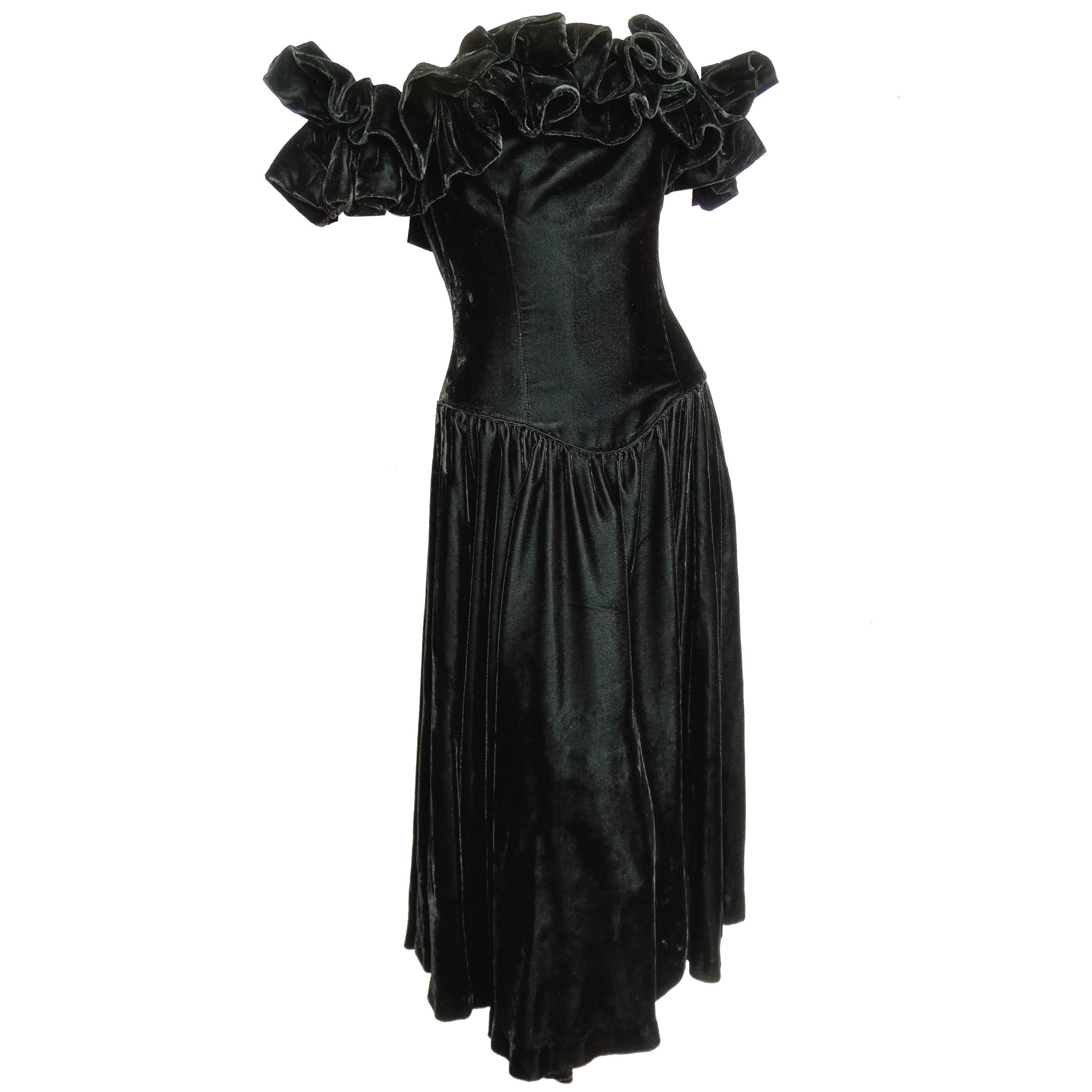 Barboglio Cristina Jan Cocktail Dress Black Velvet Off Shoulder Ruffle Sz 6 80s For Sale