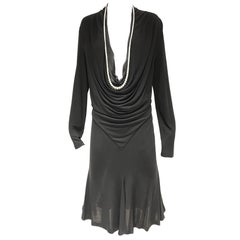 Vintage JEAN PAUL GAULTIER Vestido de punto con escote pronunciado y cuello de perlas