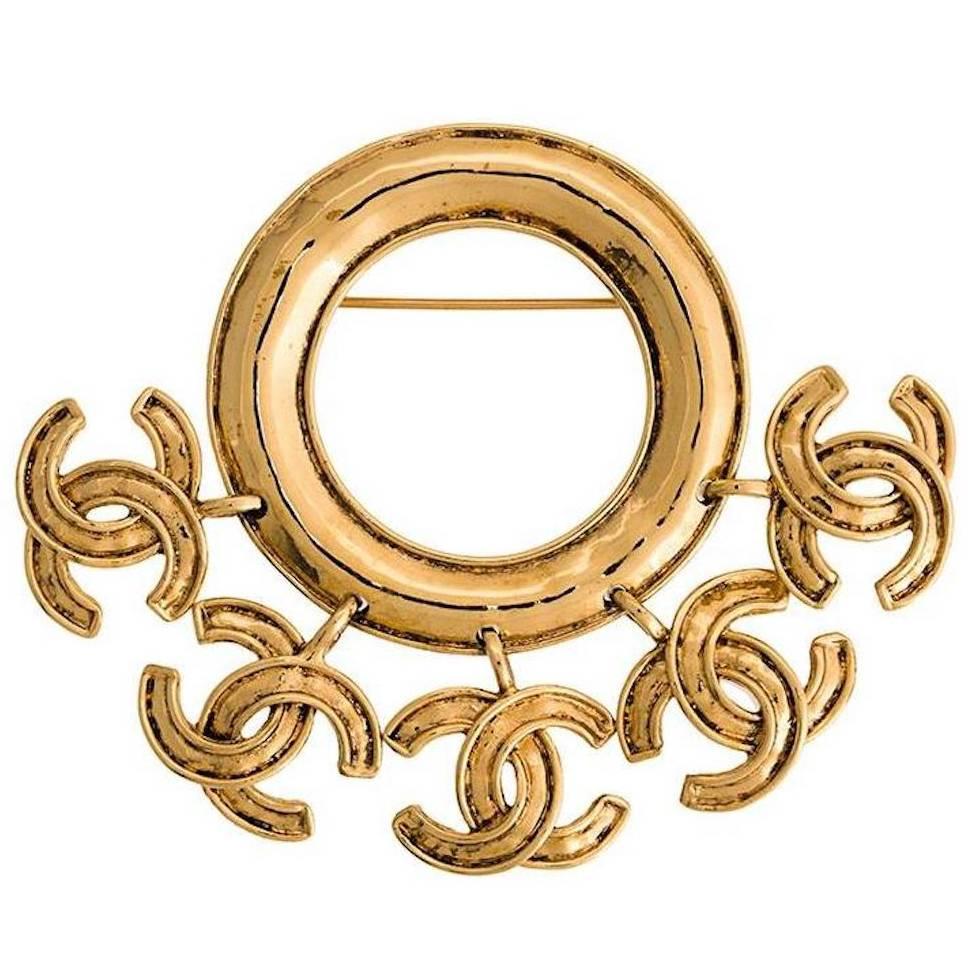 Chanel Vintage Gold Round Hanging Charms Evening Brooch 