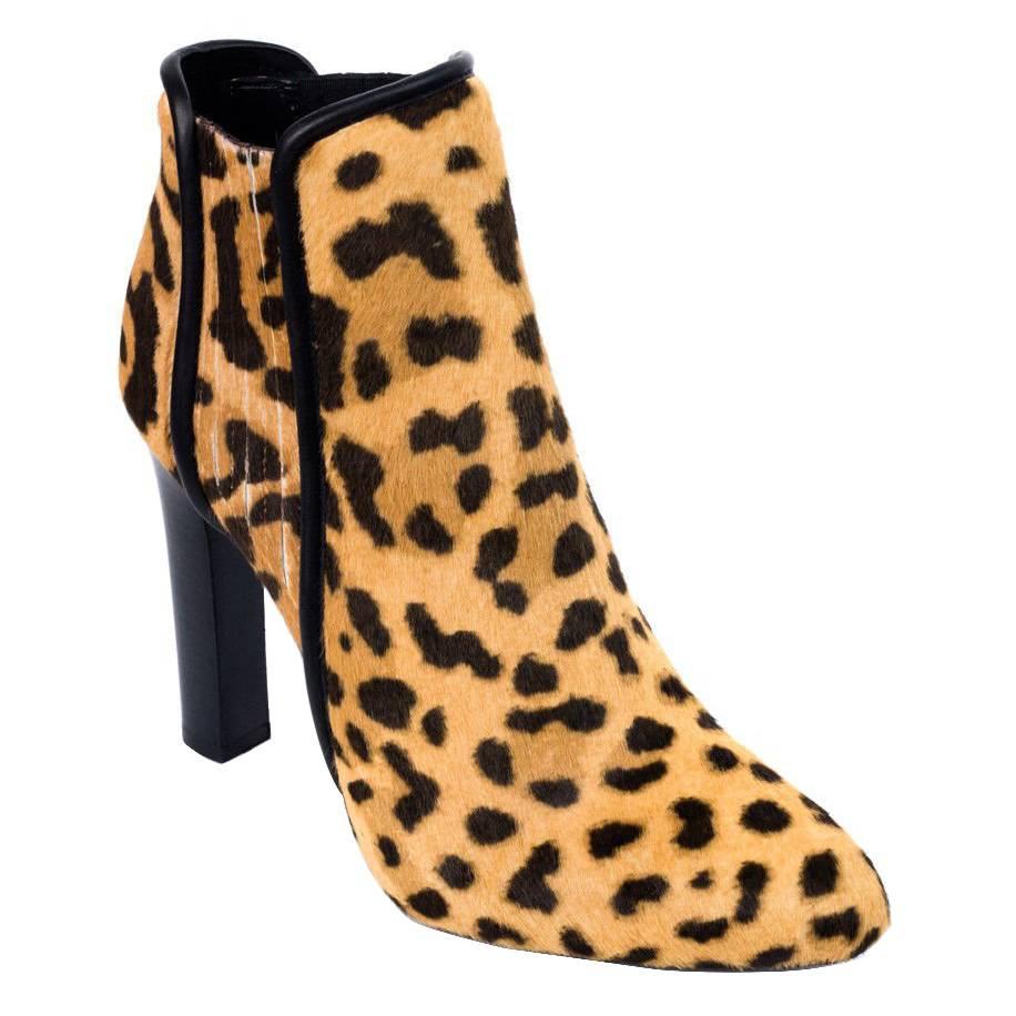 Roberto Cavalli Womens Leopard Print Leather Booties  For Sale