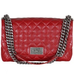 CHANEL Shiny Red Grained Leather Messenger Bag
