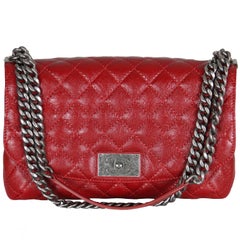  CHANEL Shiny Red Grained Leather Messenger Bag 