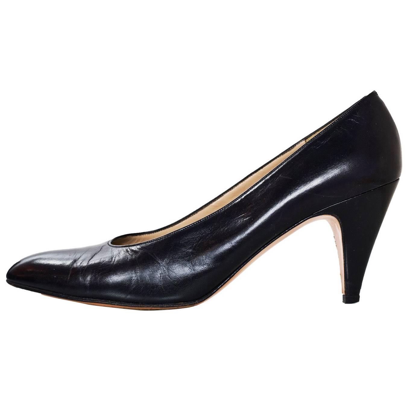 Salvatore Ferragamo Black Leather Pumps Sz 8AA