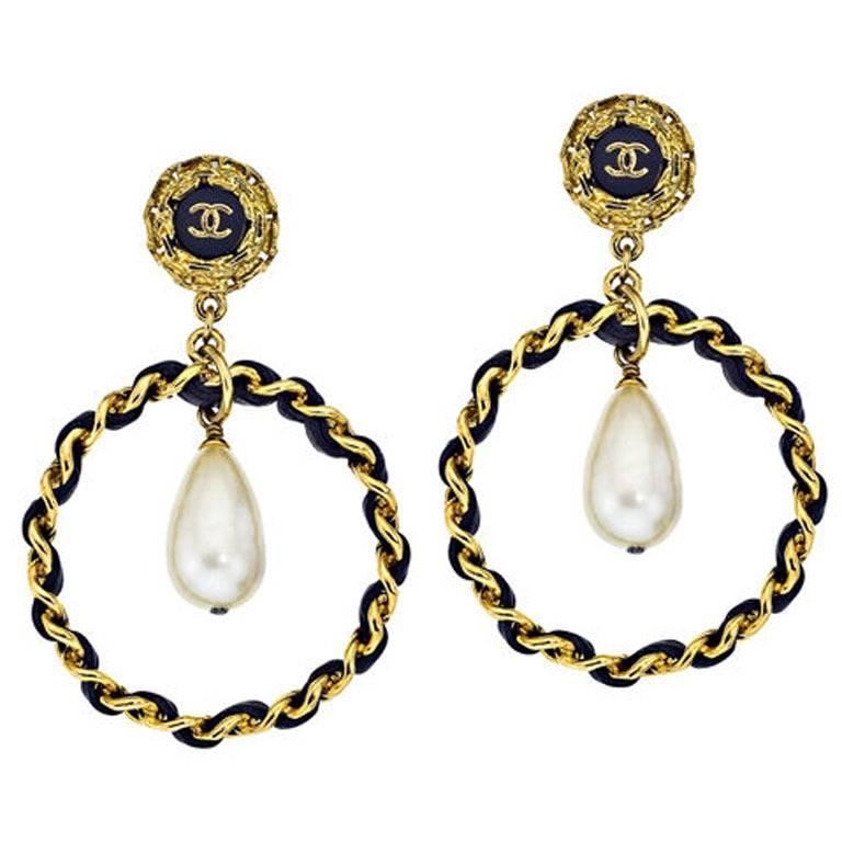Chanel vintage clip round earrings with glass pearl - 1990s second hand  Lysis