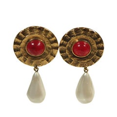 Vintage Chanel Red Gripoix Center Circular Gold Tone Clip-on Earrings with Pearl Drop