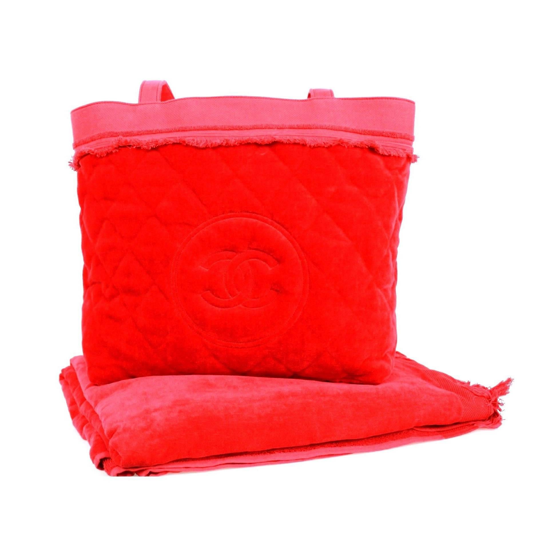 Chanel Candy Red Quilted 100% Cotton 2015 Cc Logo Beach Towel Bag For Sale