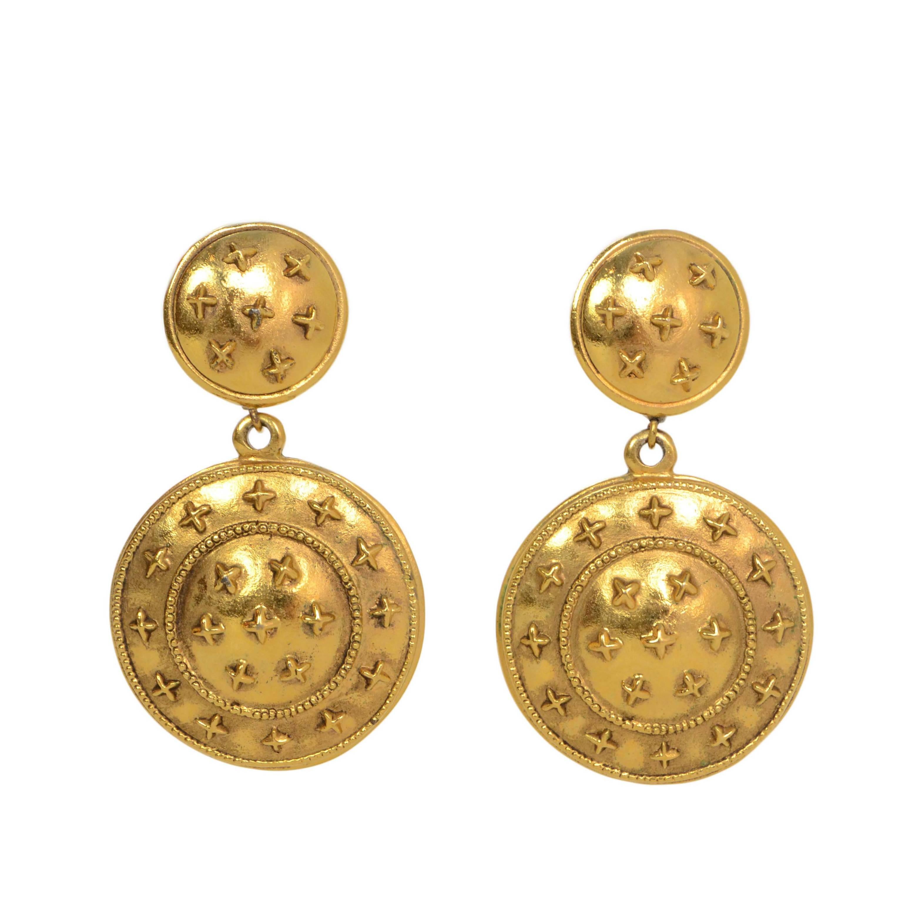 Chanel Vintage ‘70s Gold Dangling Clip On Earrings