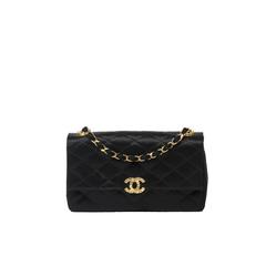 Chanel - Pochette à bretelles vintage en soie matelassée noire 22 cm